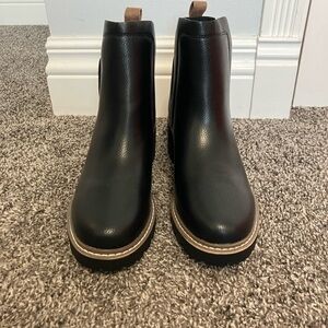 Forever Women’s Black-brown Chelsea Boots